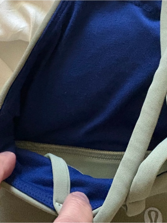 Lululemon High Neck Sports Bra in Moss, Size 4, Excellent! - Picture 4 of 5